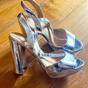 Headoverheels by Dune silver metallic platform Mary Jane 4 inch heel 38 US 7 1/2